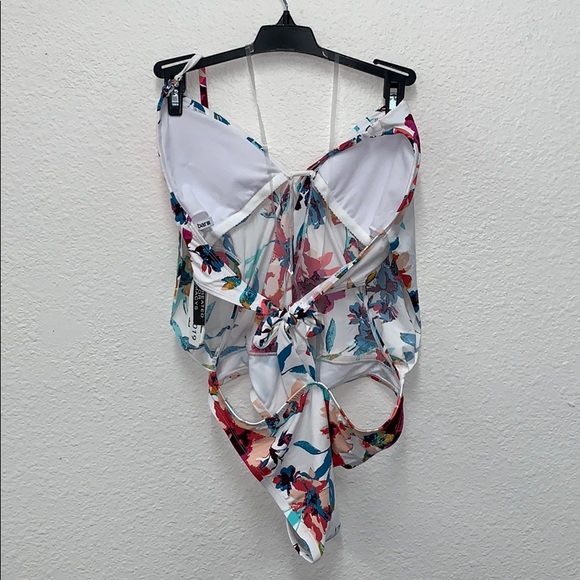 Bar III one piece swim suit - Picture 7 of 7